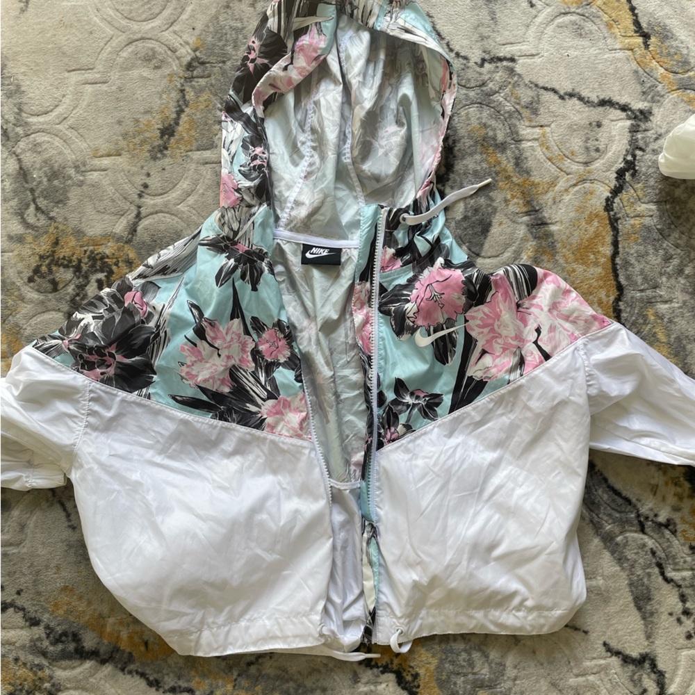 Nike Crop Windbreaker